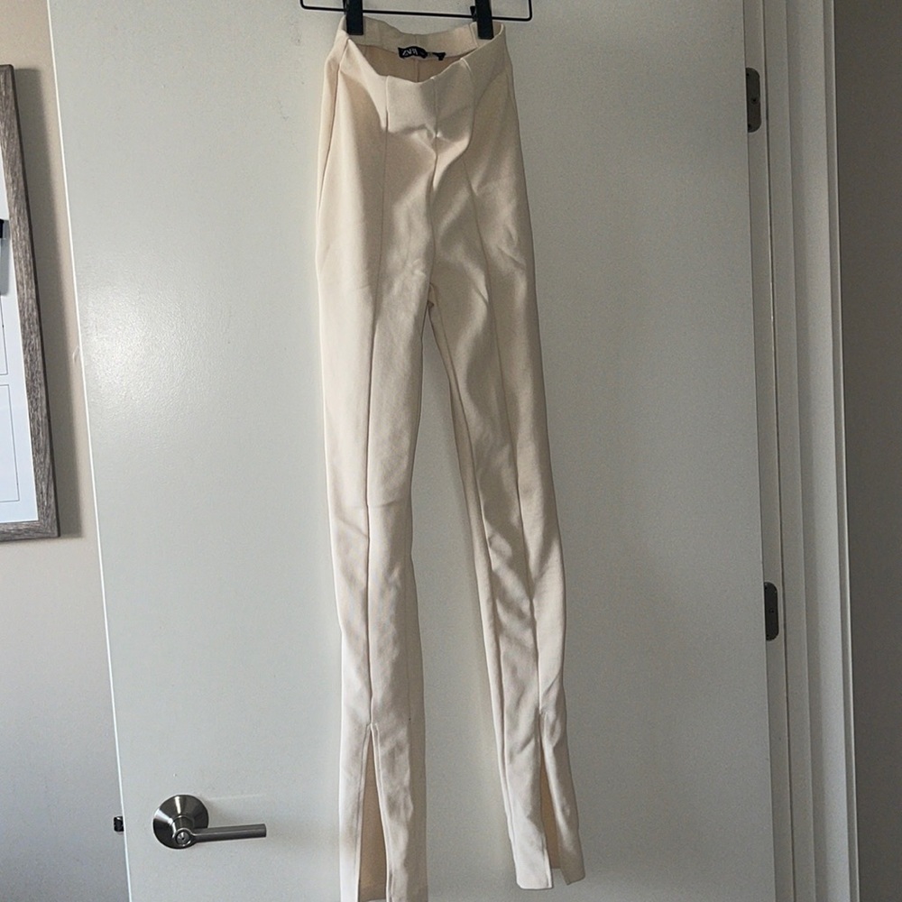 ZARA- XS. Fitted dress pant with slits on both legs on front